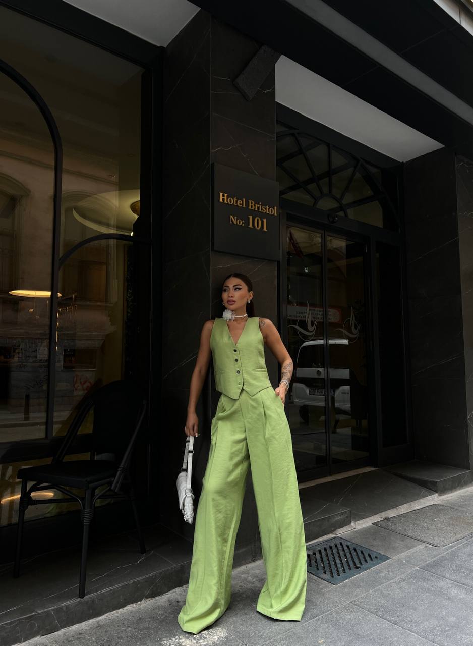 Ivory Hour - Pistachio