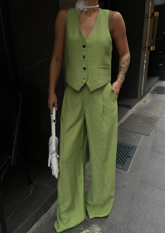 Ivory Hour - Pistachio