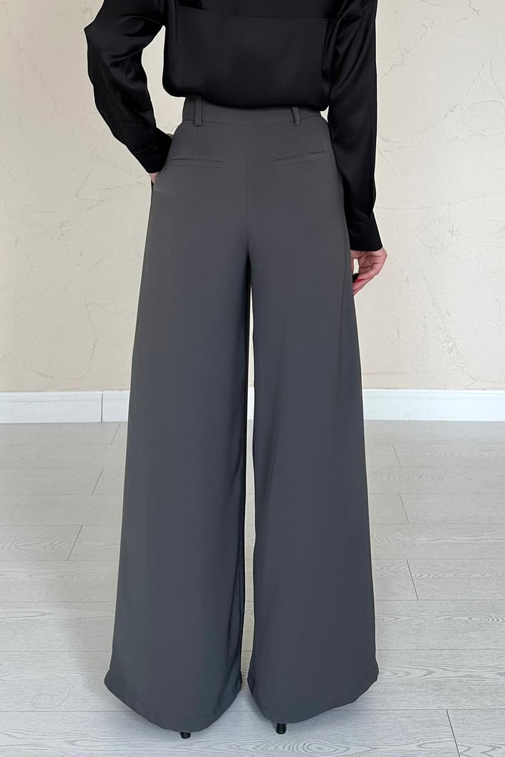 High Rise Muse - Grey